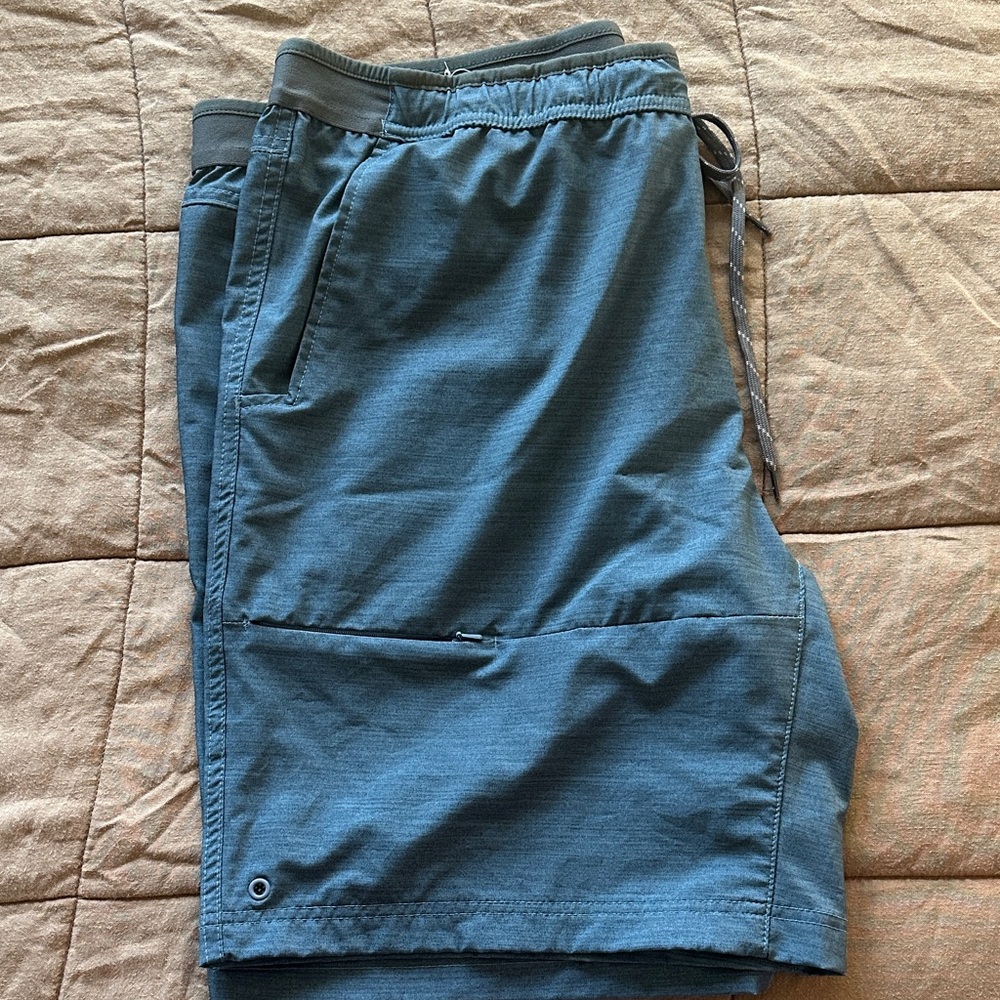 Columbia Gray and Blue Mesh-Lined Shorts - Picture 6 of 7